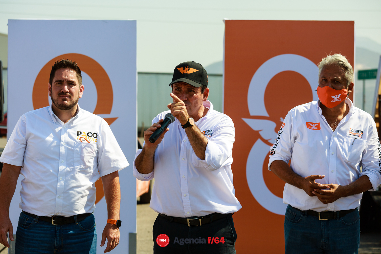 Leoncio Morán "Locho", candidato por Movimiento Ciudadano a la gubernatura del Estado de Colima en mitin y caravana por Tecomán.