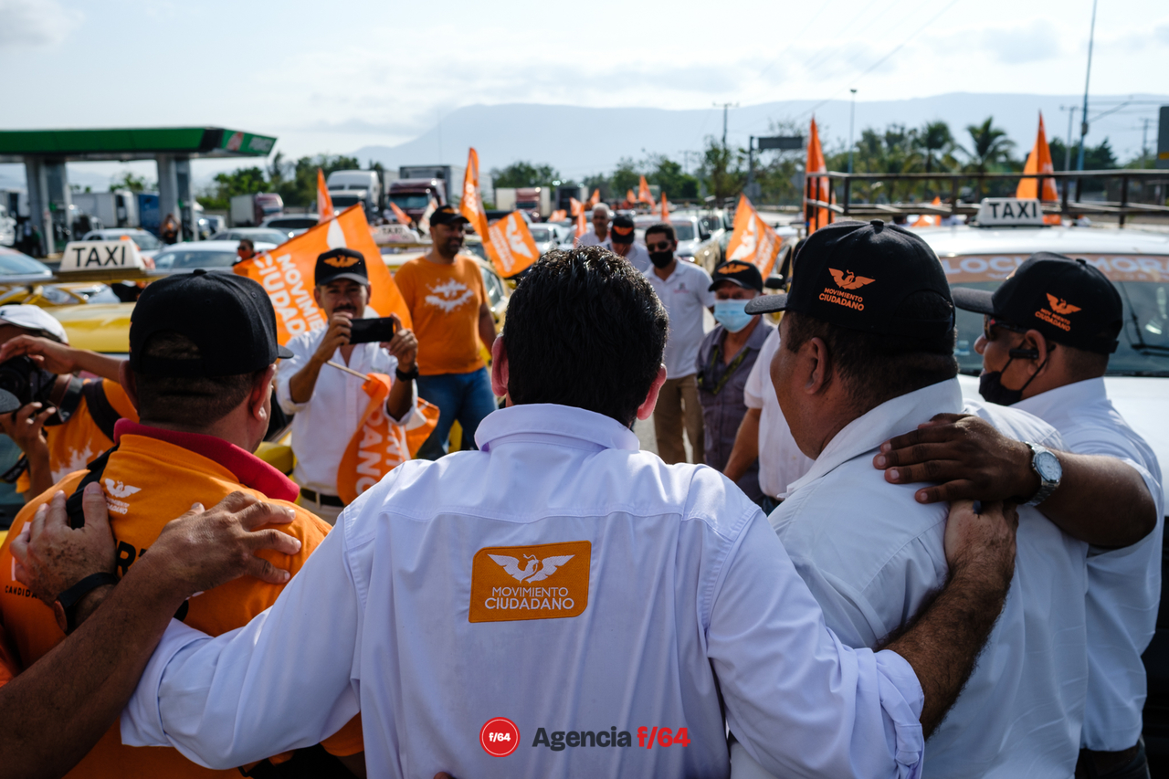 Leoncio Morán "Locho", candidato por Movimiento Ciudadano a la gubernatura del Estado de Colima en mitin y caravana por Tecomán.