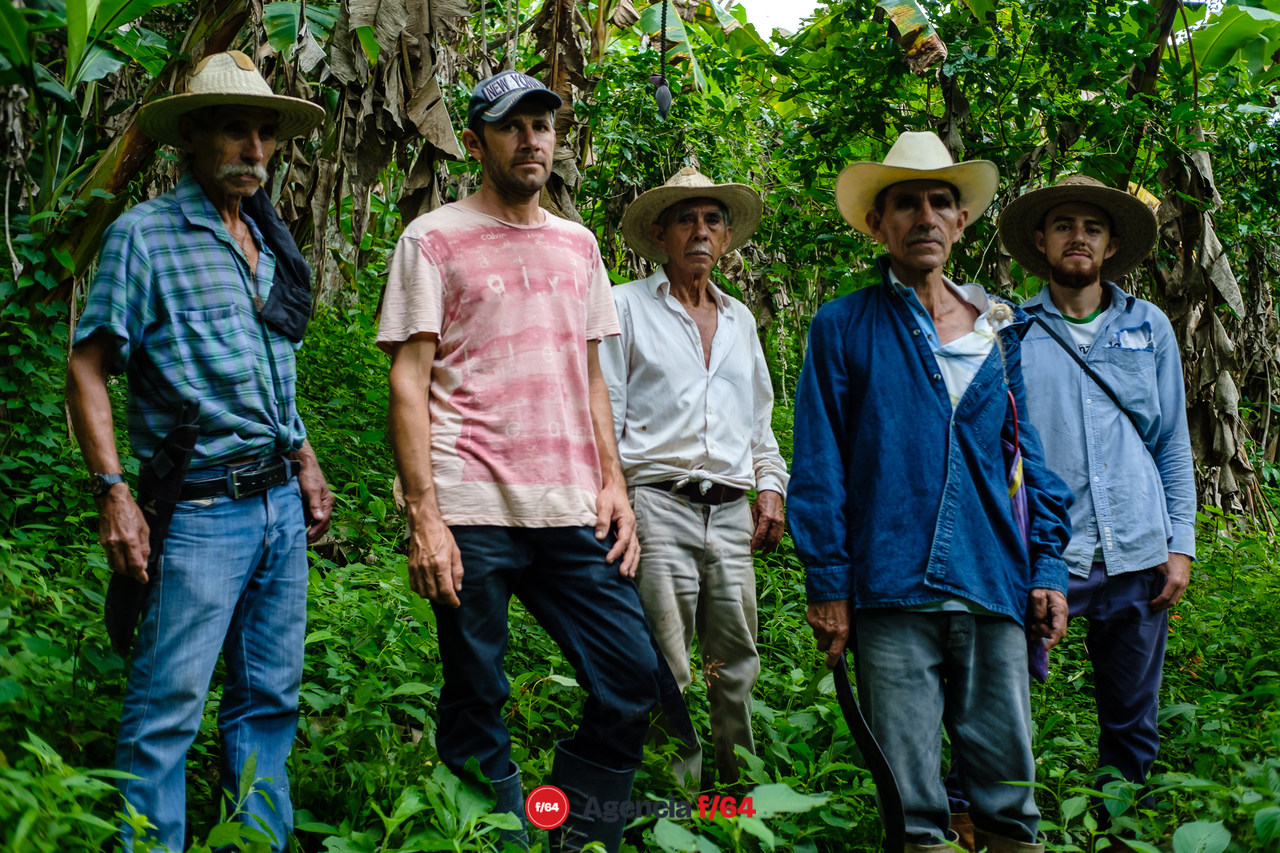 La comunidad indígena de Canoas Manzanillo se opuso al proyecto minero Rufus 5 de la empresa con capital canadiense Hematite S.A. de C.V.

SEMARNAT niega autorización al proyecto y Canoas reivindica su territorio como libre de minería.