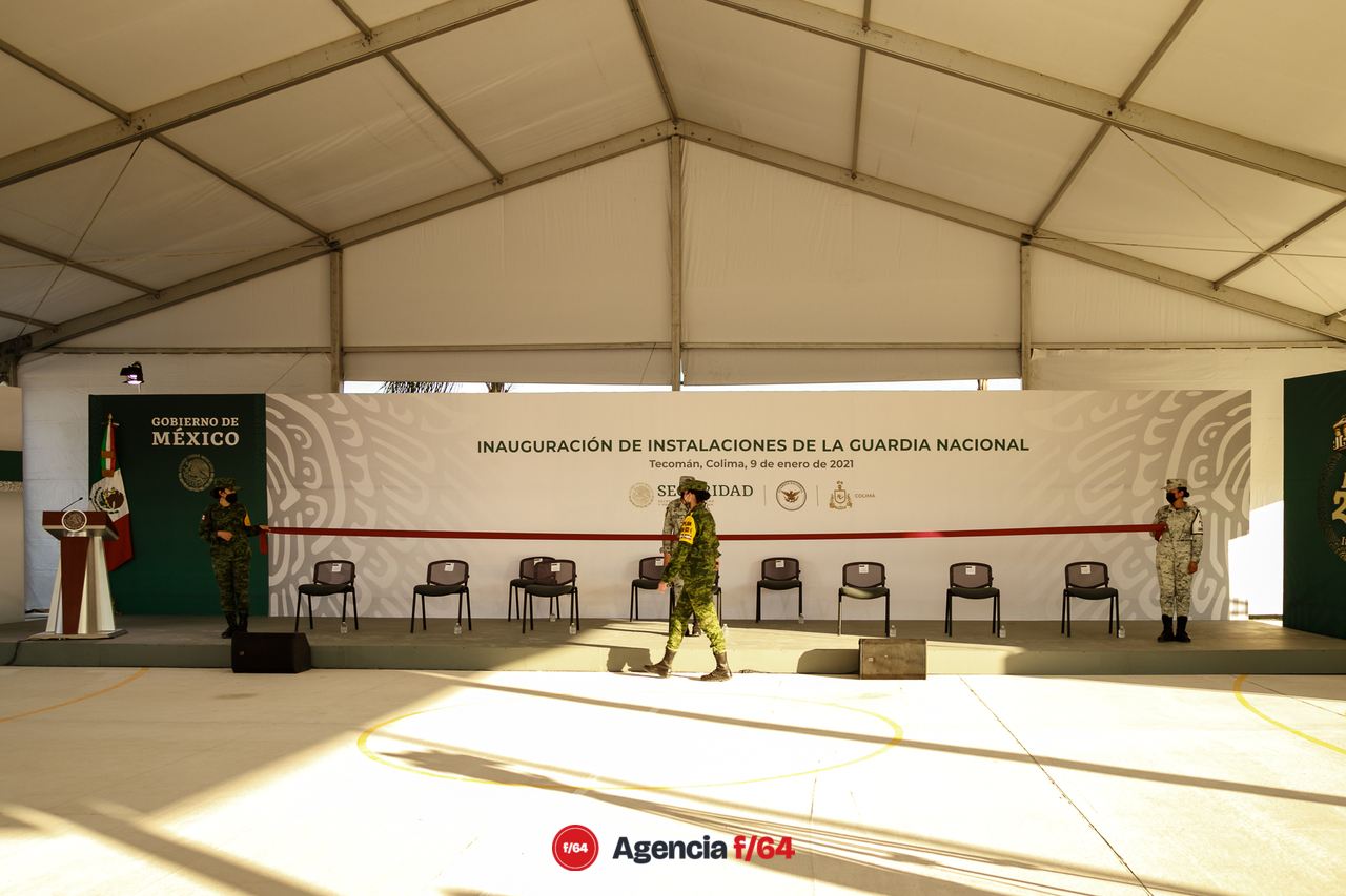 Preparativos para el corte de listón.