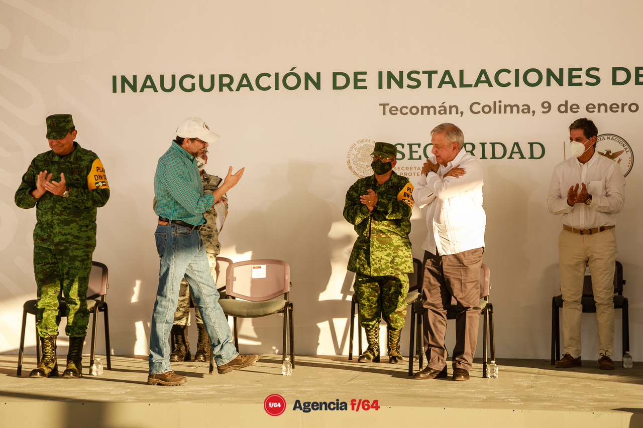 Al término del discurso del Gobernador de Colima, José Ignacio Peralta Sánchez