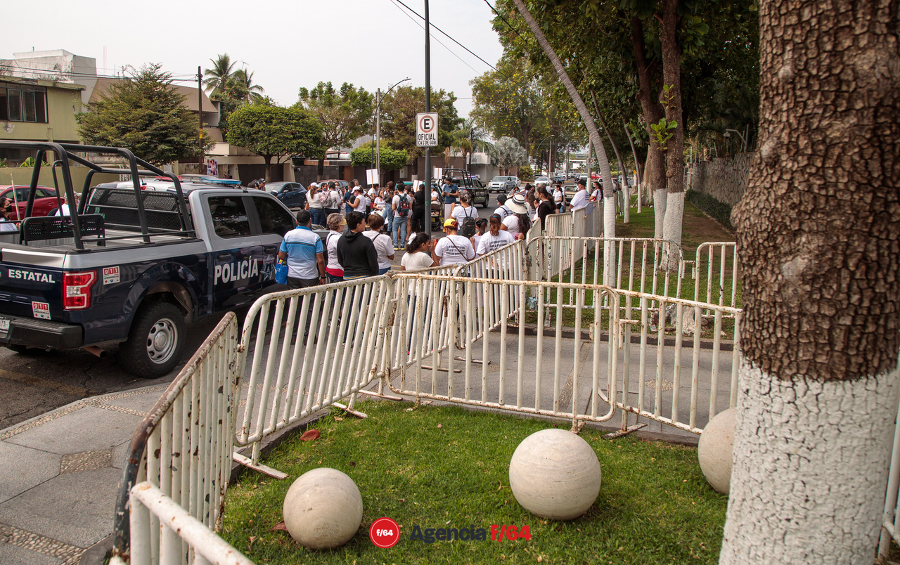 Frente a casa de Gobierno