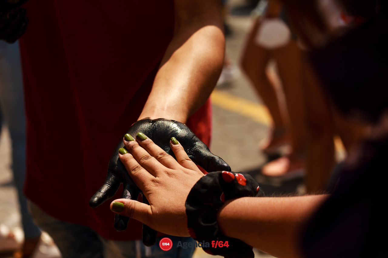 Alrededor de unos 150 adolescentes marcharon por las calles de Colima para pedir justicia por el feminicidio de Julissa.