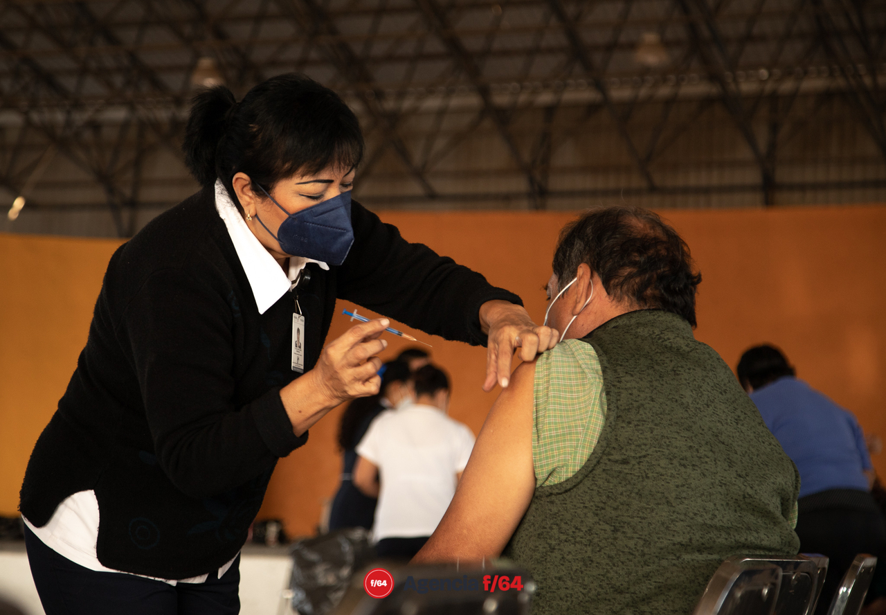Enfermeras y enfermeros del sector Salud del Estado de Colima que han trabajado en la vacunación contra COVID-19.